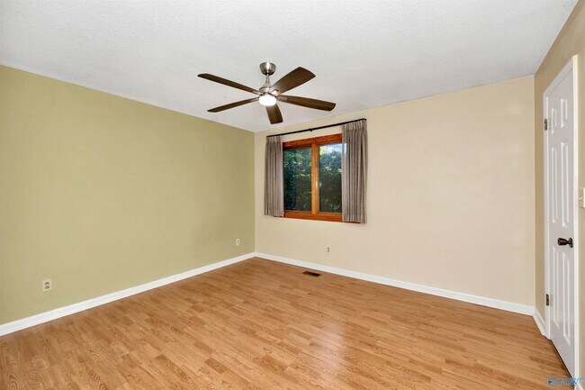 Building Photo - 286 Springhill Rd NW