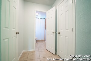Building Photo - 555 Hansford St