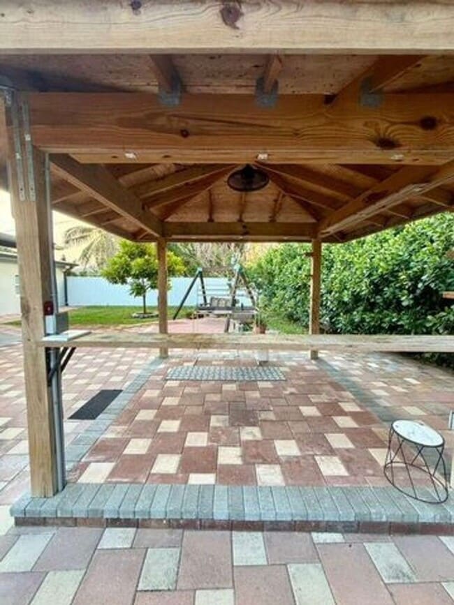 Building Photo - 4433 Foss Rd