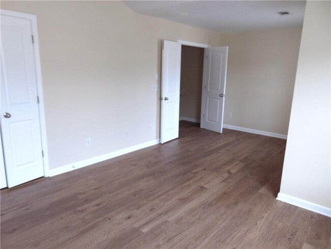 Building Photo - 5227 Mill Way
