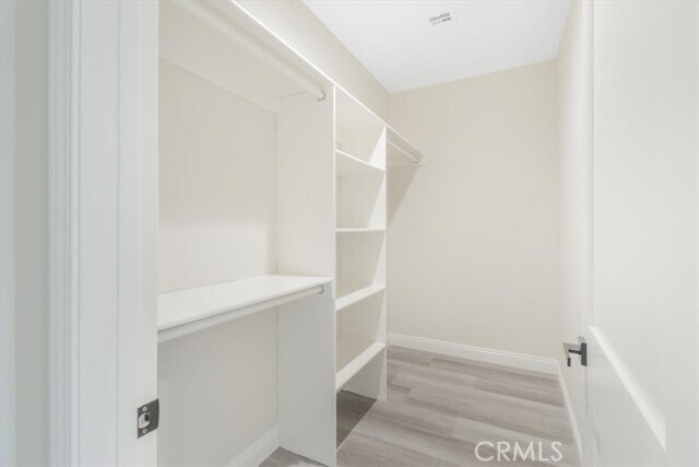 Building Photo - 571 Lincoln Ave