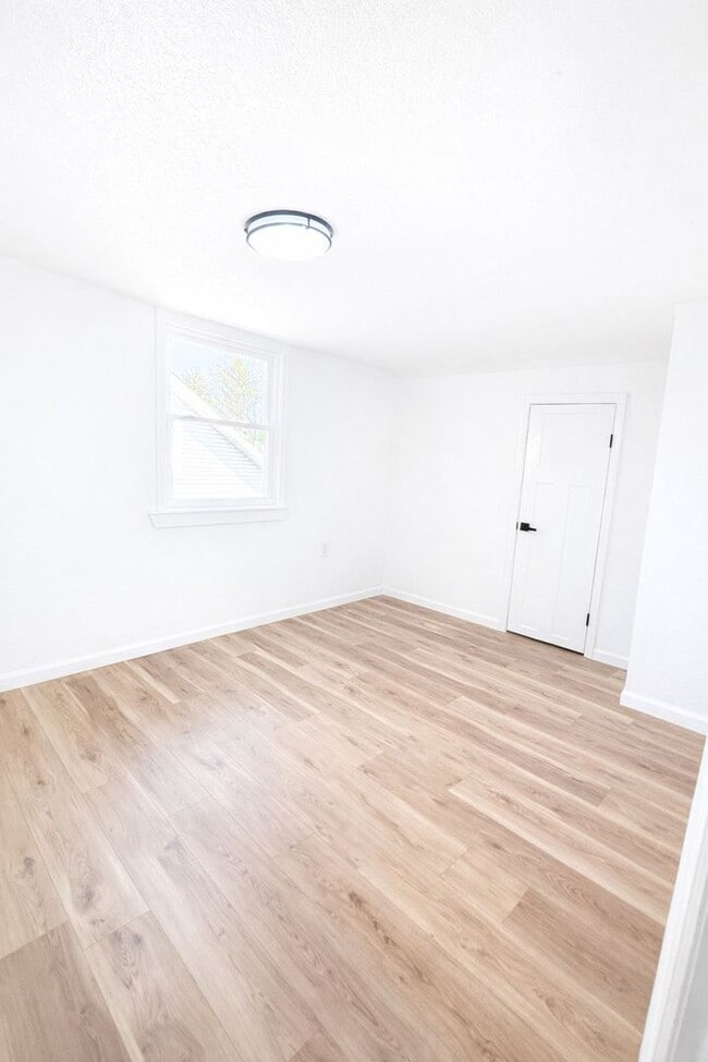 Building Photo - Wapak – Fully Remodeled Home with 2-Car Garage