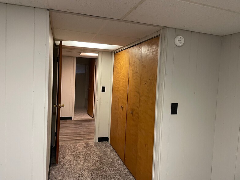 Building Photo - 34130 Utica Rd