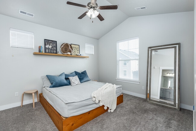 Building Photo - 14472 S Selvig Way