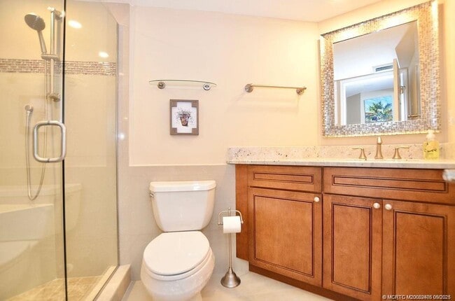 Building Photo - 9550 S Ocean Dr