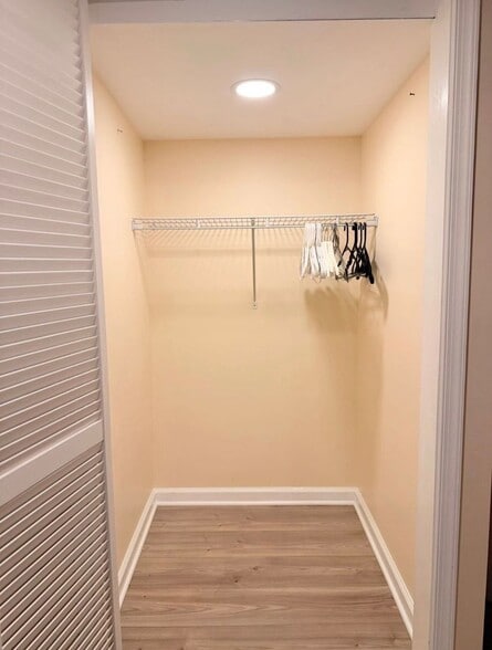 Building Photo - 1400 West Virginia Ave NE