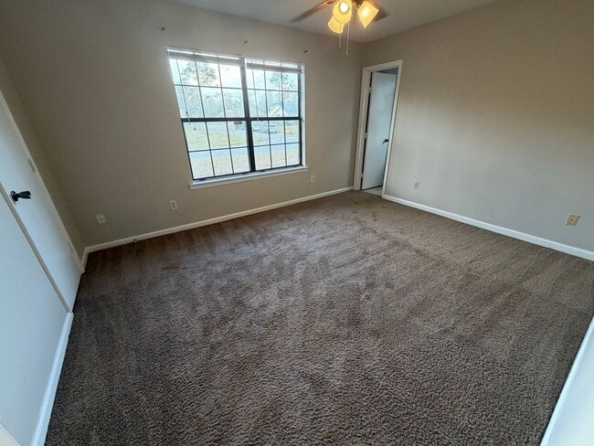 Building Photo - Ridgewood Subdivision Gem: 3-Bedroom Home with Fenced Yard.