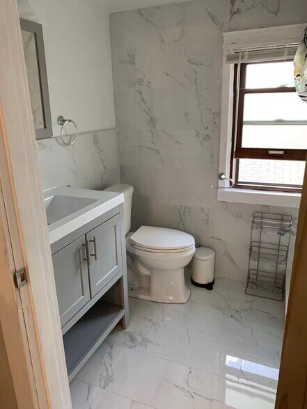 Building Photo - 2019 Wightman St