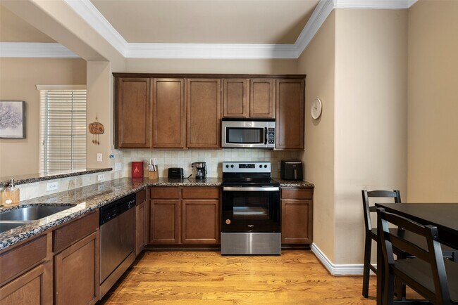 Building Photo - 9125 Harbor Hills Dr