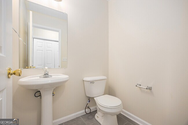 Building Photo - 429 Village Bluff Dr