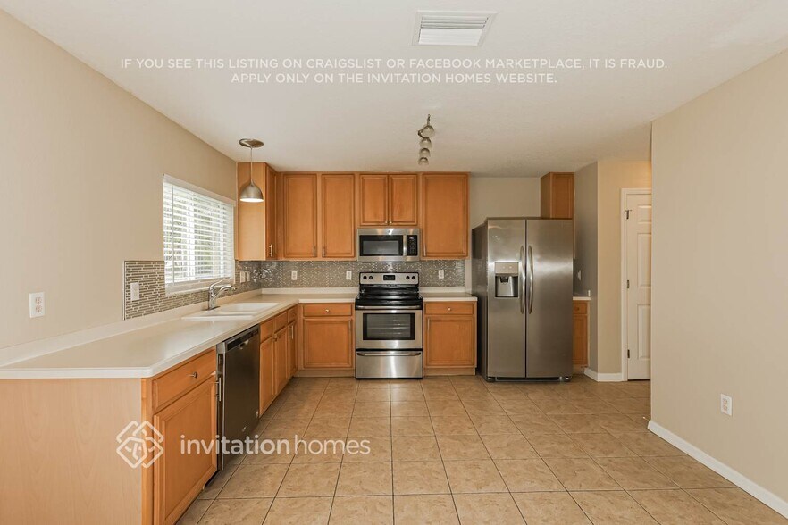 Building Photo - 6954 Lake Eaglebrooke Dr