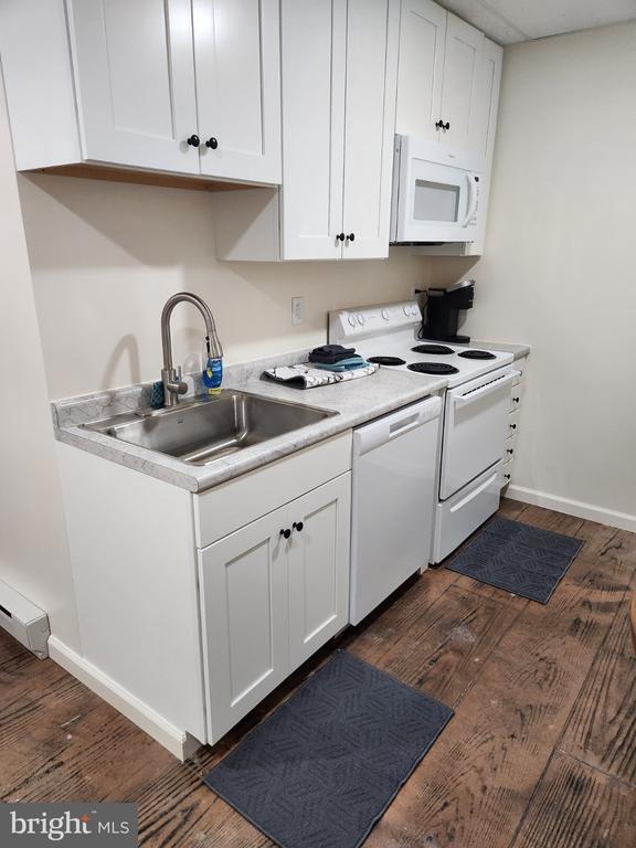 Building Photo - 28 Holler Rd