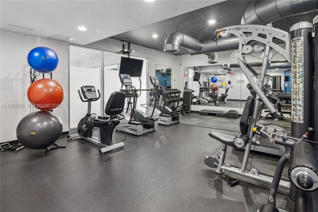 Building Photo - 401 Golden Isles Dr