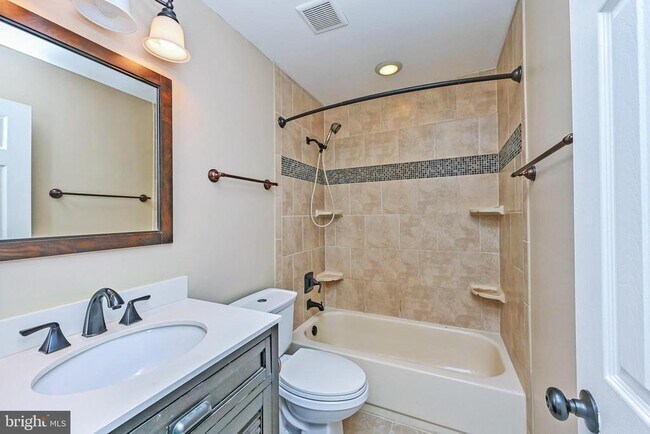Building Photo - 105 Sunny Hill Ct