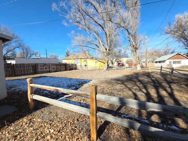 Building Photo - 721 3rd St