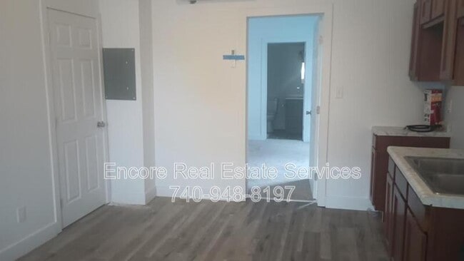 Building Photo - 325 Hudson Ave