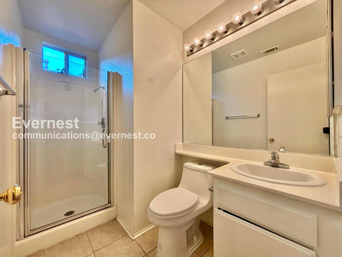 Building Photo - 27620 Parkside Dr