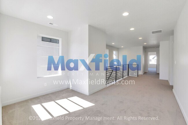 Building Photo - EV Friendly, Pool Access, Modern Luxury Sc...