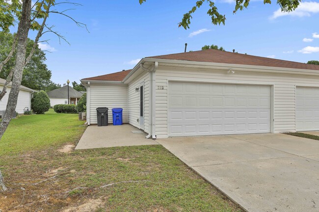 Building Photo - 240 Autumn Glen Cir