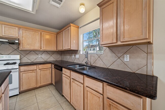 Building Photo - 21327 Branford Hills Ln