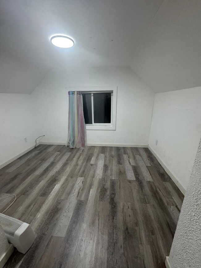 Building Photo - 455 Irwin Ave