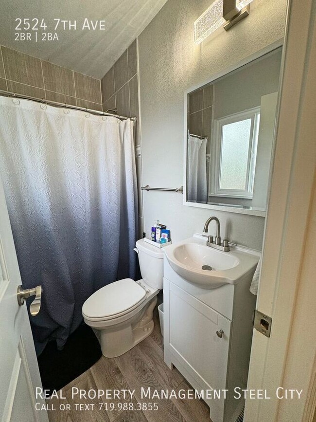 Building Photo - Newly Updated 2-Bedroom, 2-Bathroom Charmer!