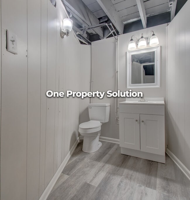 Building Photo - 4727 Harrison St