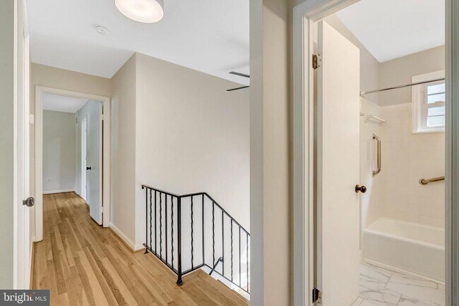 Building Photo - 6805 Reynard Dr
