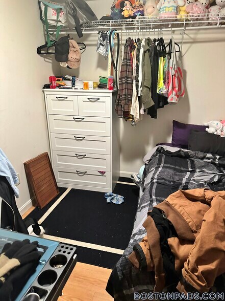 Building Photo - 2 Shepherd Ave