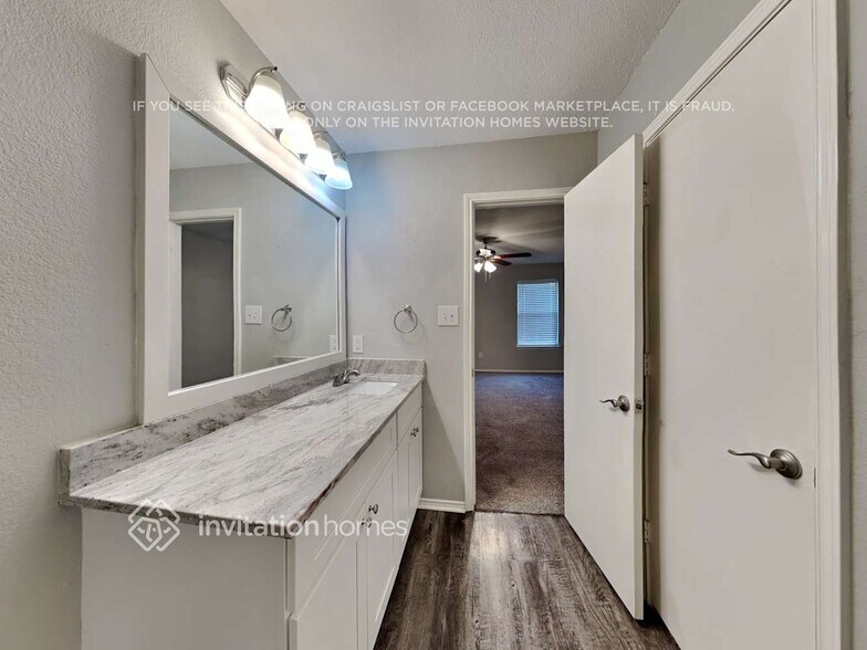 Building Photo - 1200 Cardinal Oaks Dr