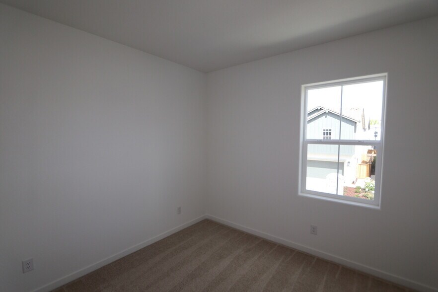 Building Photo - 3707 Red Fir Ln