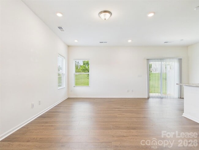 Building Photo - 2794 Yeager Dr NW