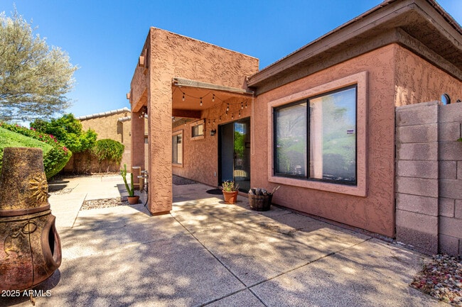 Building Photo - 7039 S Golfside Ln