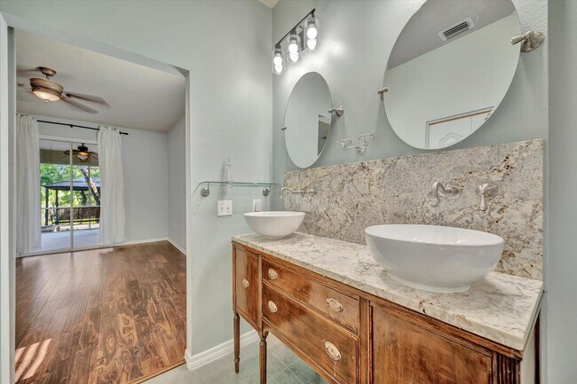 Building Photo - Beautiful 4 bed/ 2.5 bath Rental ~ Sarasota