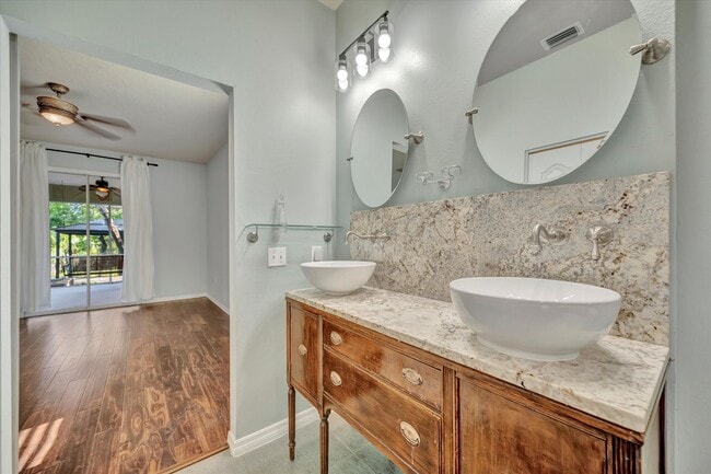 Building Photo - Beautiful 4 bed/ 3.5 bath Rental ~ Coming September