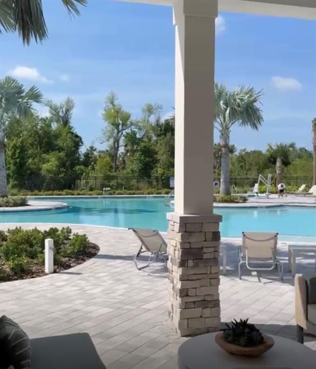 Building Photo - 10911 65th Ter E