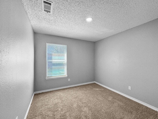 Building Photo - 6107 Ridge Top Ln