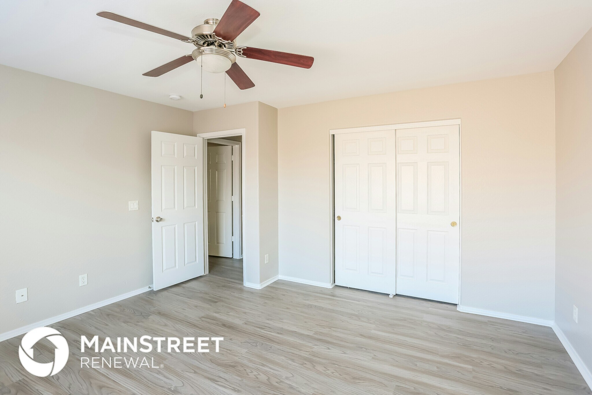 Building Photo - 9016 W Pinchot Ave