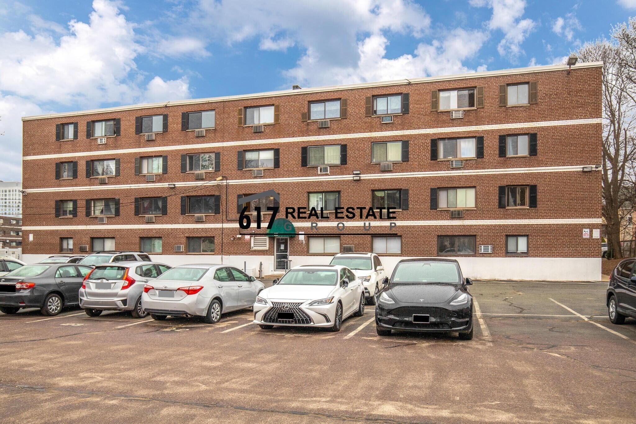 Building Photo - 35 Glencoe St