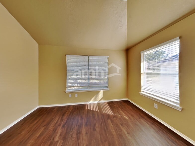 Building Photo - 149 Bristol Bend Ln