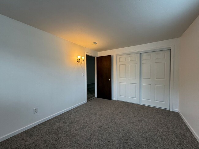 Building Photo - 5185 Santa Clara Pl