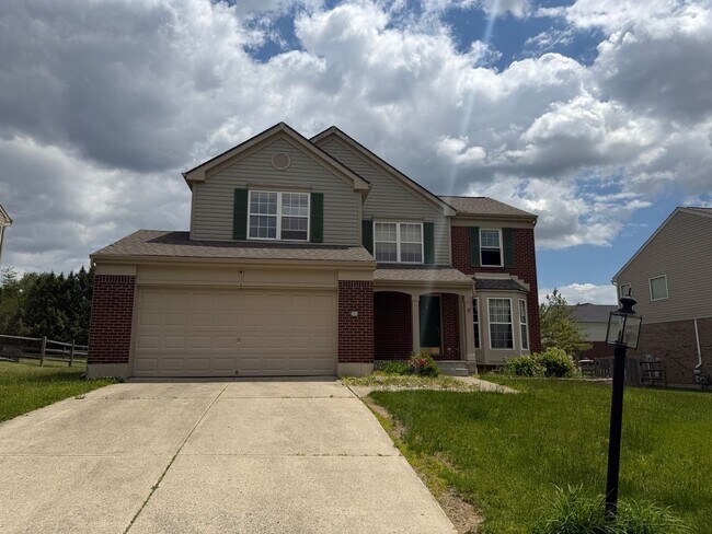 Building Photo - Beautiful, two-story, 4 bedroom home in Springboro!