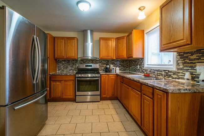 Building Photo - 2730 9th St