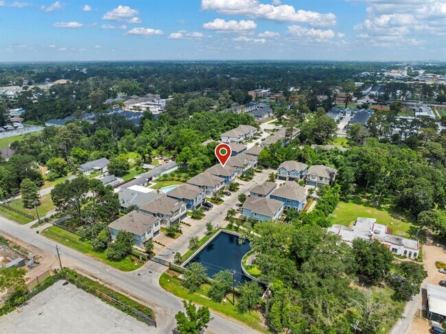 Building Photo - 5021 Lehman Oaks Dr