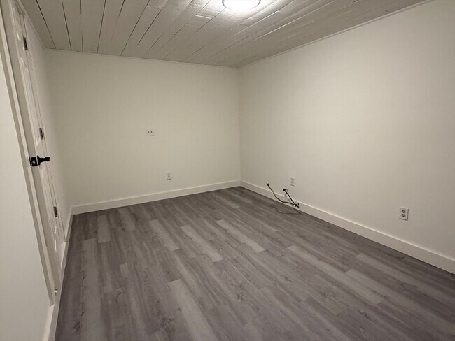 Building Photo - 19 Stubb St