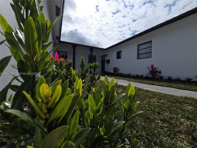 Building Photo - 4360 NW 15th St