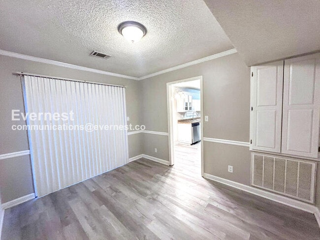 Building Photo - 5920 Catawba Way