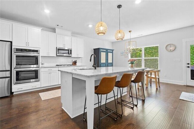 Building Photo - 178 Crestbrook Wy