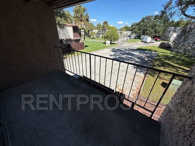 Building Photo - 4046 Shakespeare Rd