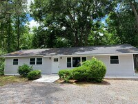 Building Photo - 3 Bedroom 2 Bath House with Fenced-in Yard...